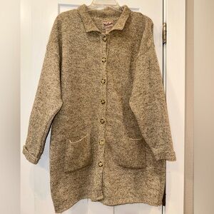 Vtg Woolrich button down collared long tan wool cardigan Large